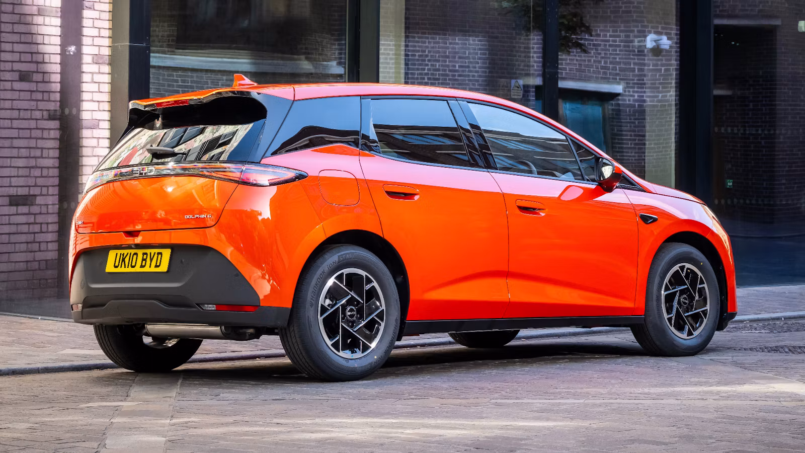 09_BYDDolphinG_Boost_Orange_STATIC_3-4Rear