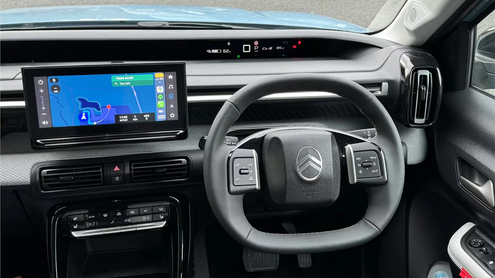 2025-Citroen-e-C3-interior