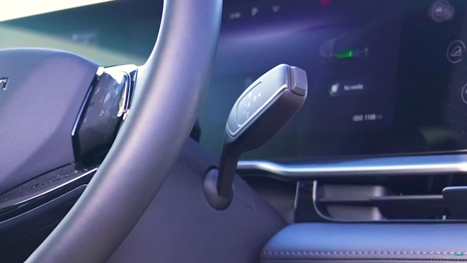 2025-Omoda-9-gear-selector