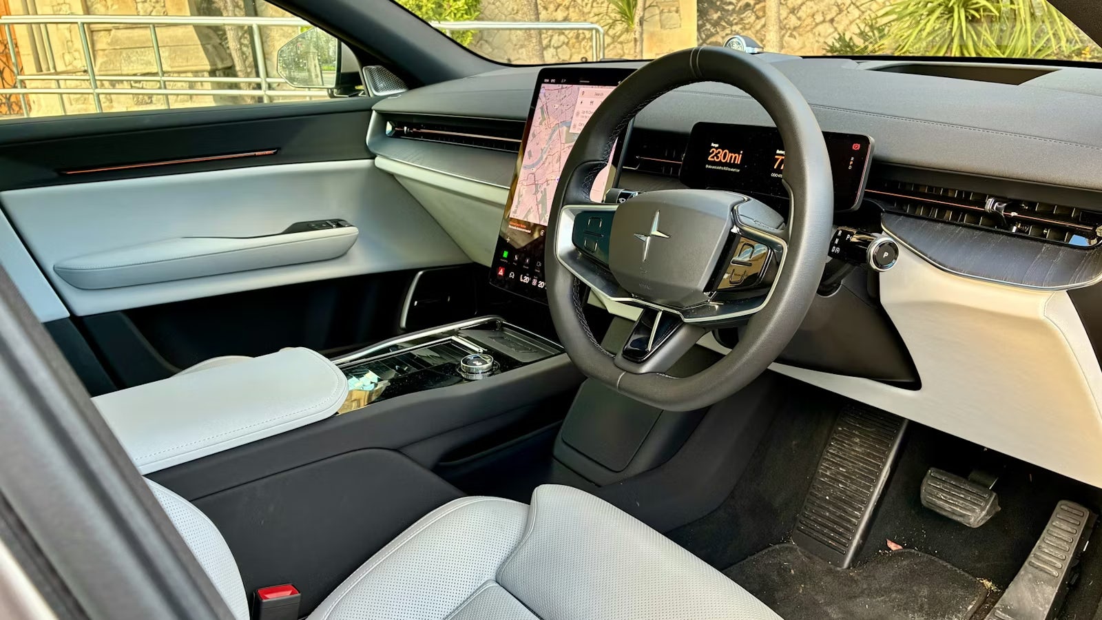 2025-Polestar-3-interior