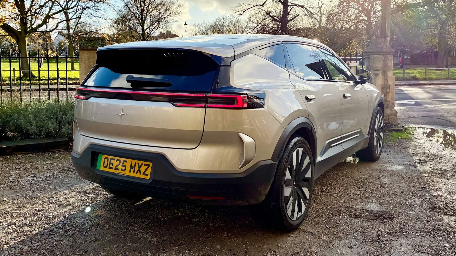 2025-Polestar-3-rear-static-Carwow