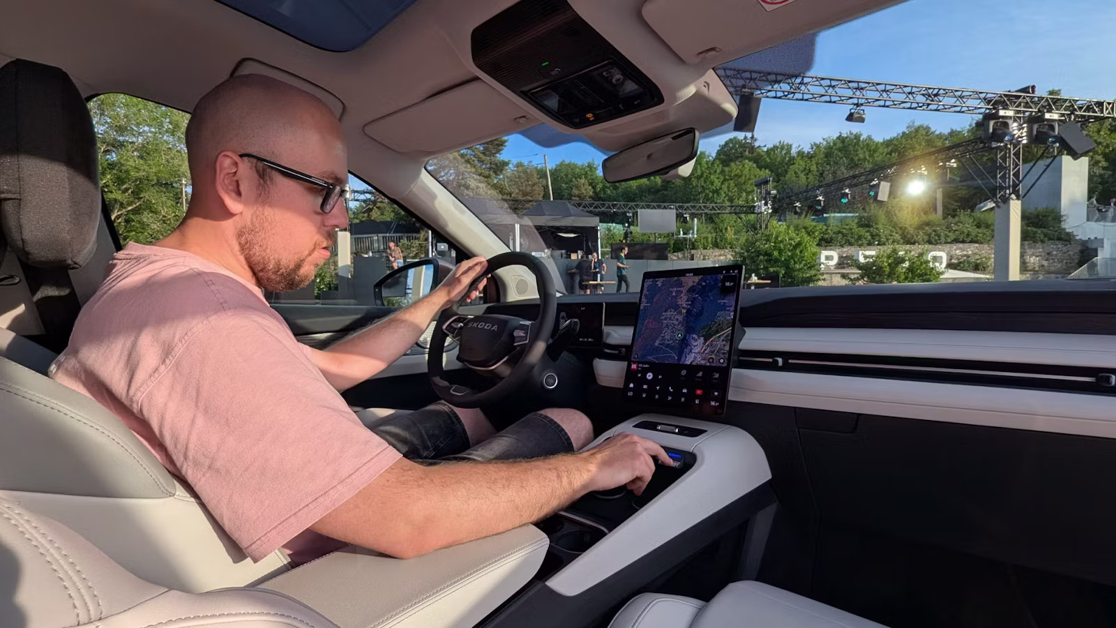 2026-Skoda-Peaq-interior-Jamie-Edkins