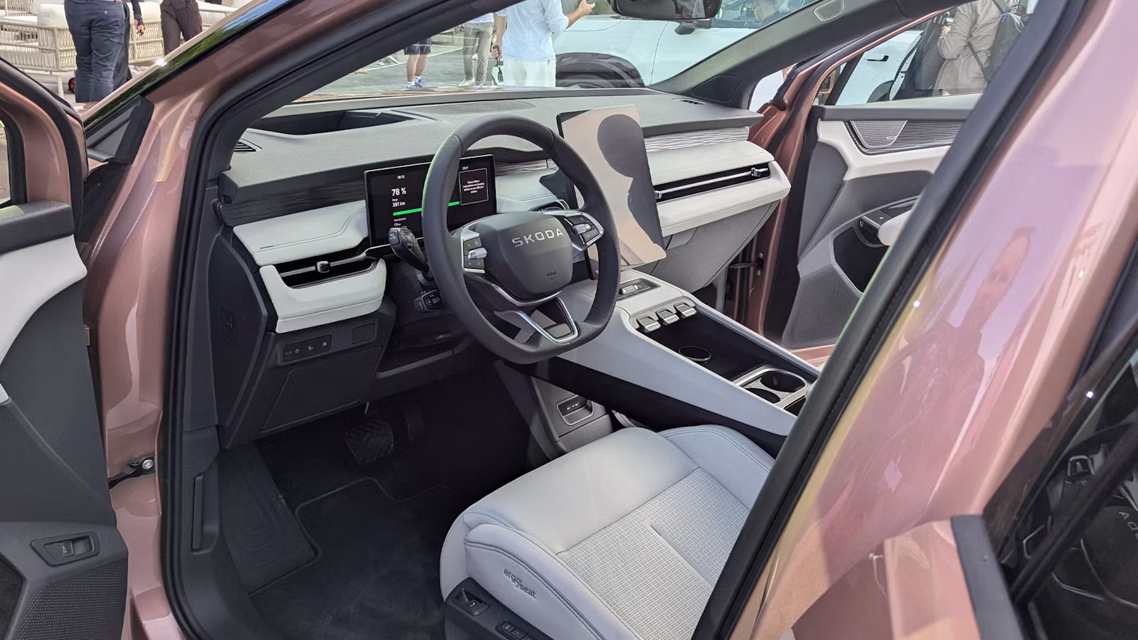 2026-Skoda-Peaq-interior-dash-Jamie-Edkins