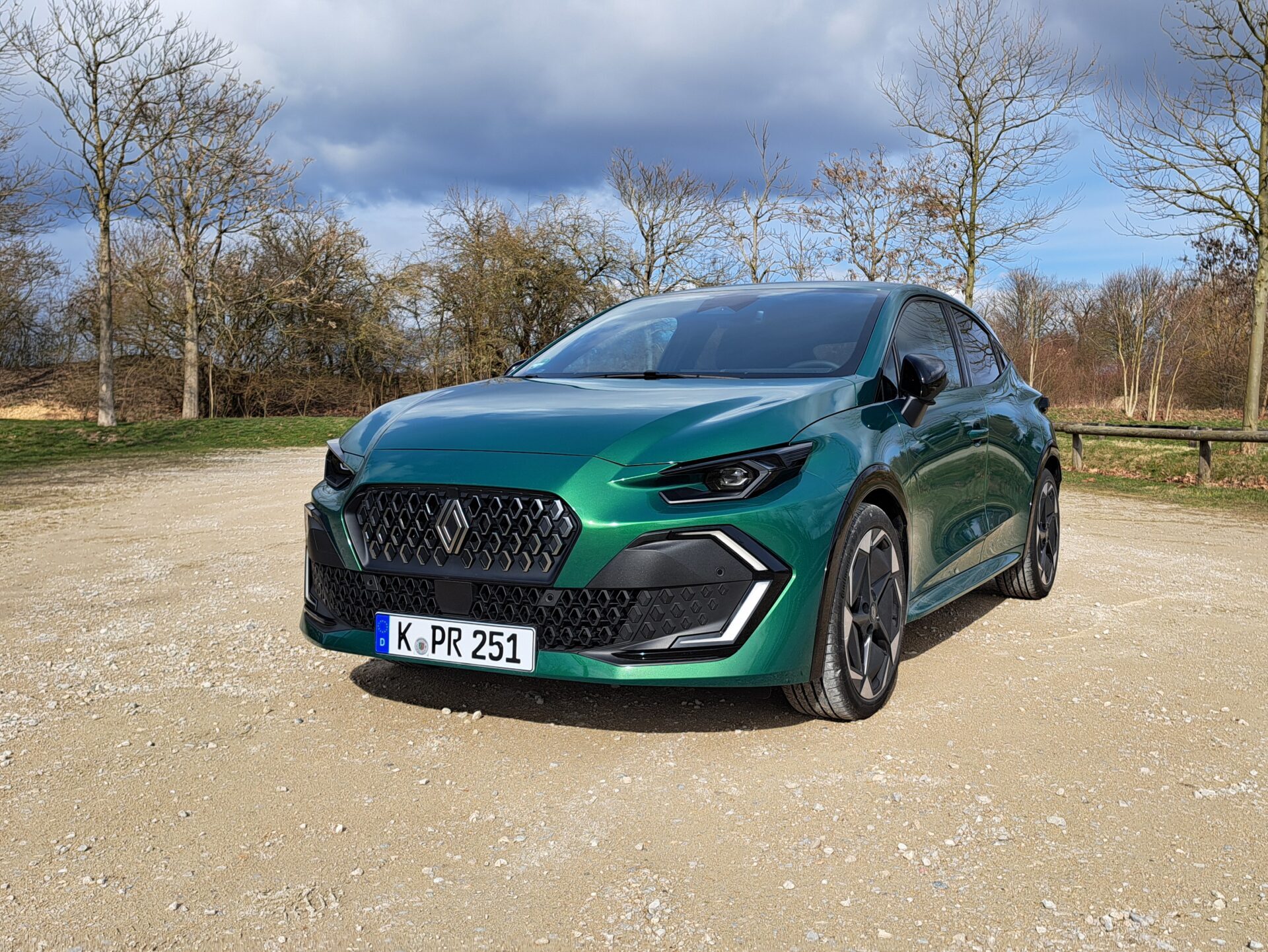 Renault Clio front dreiviertel grün