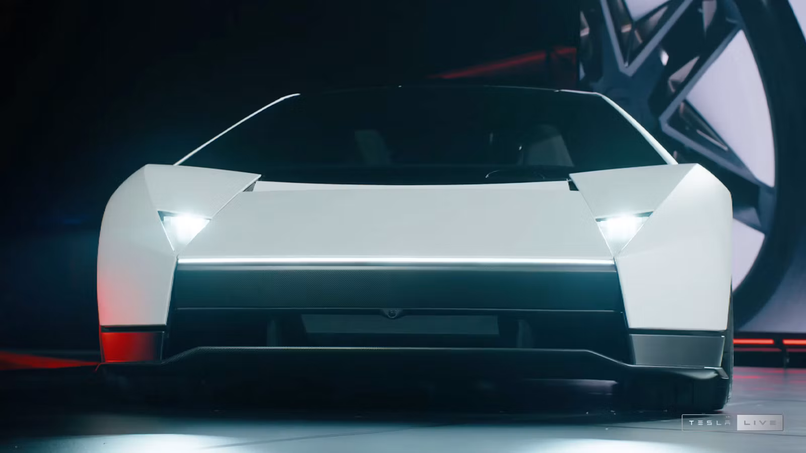 2028-TEsla-Roadster-front