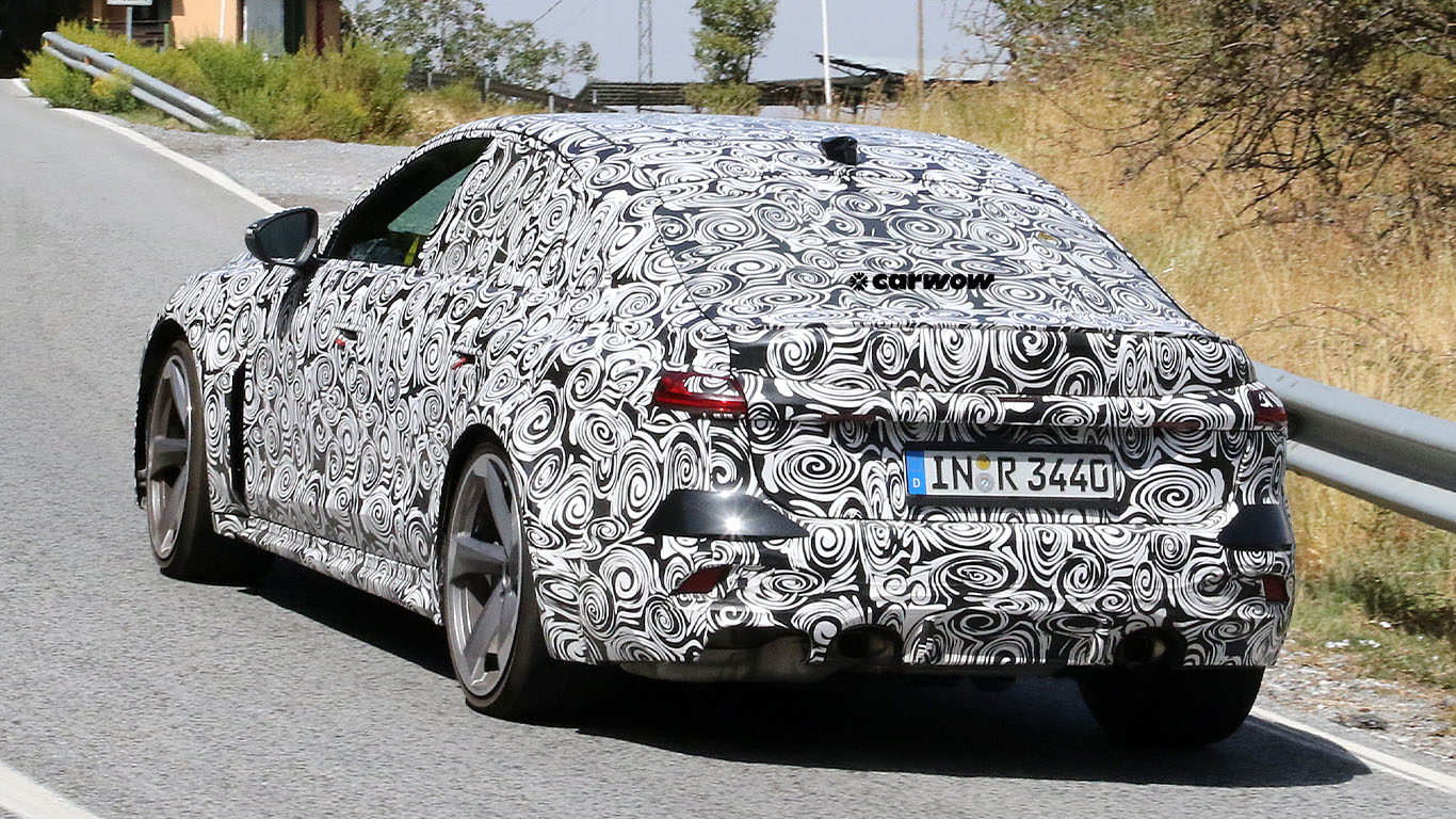 Audi RS5 auf Testfahrt Heckansicht