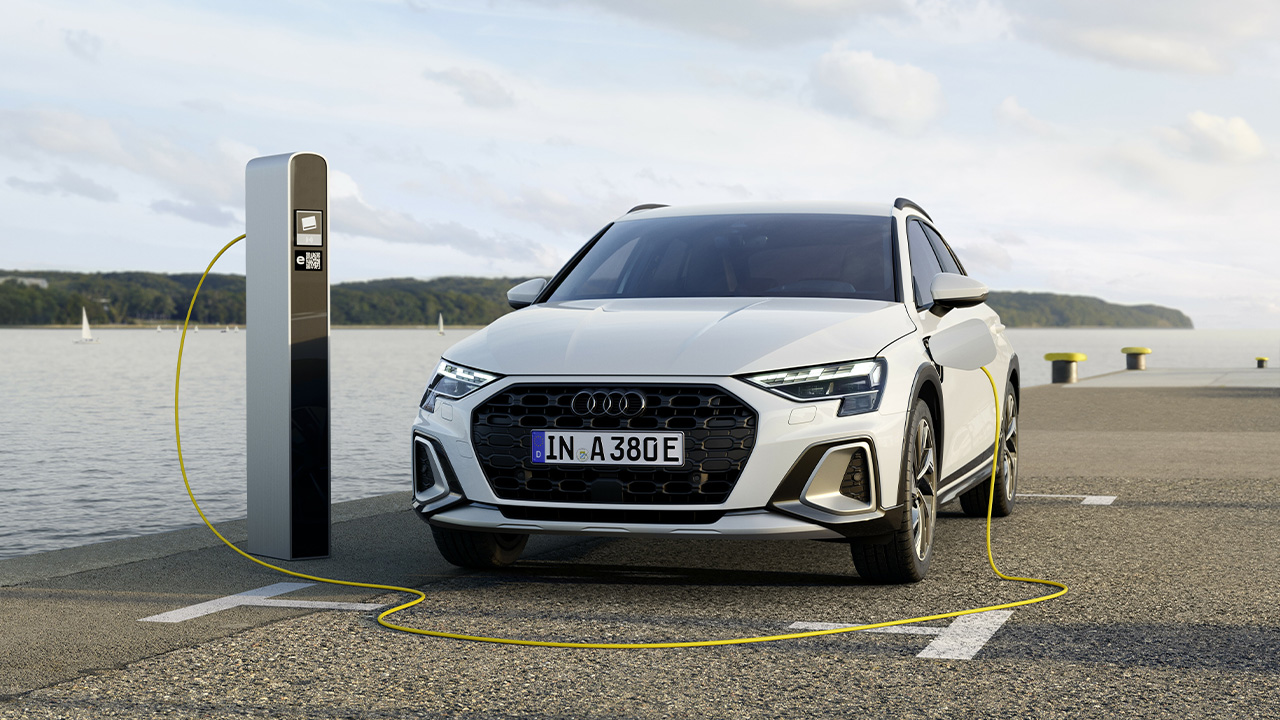 Audi a3 allstreet beim laden