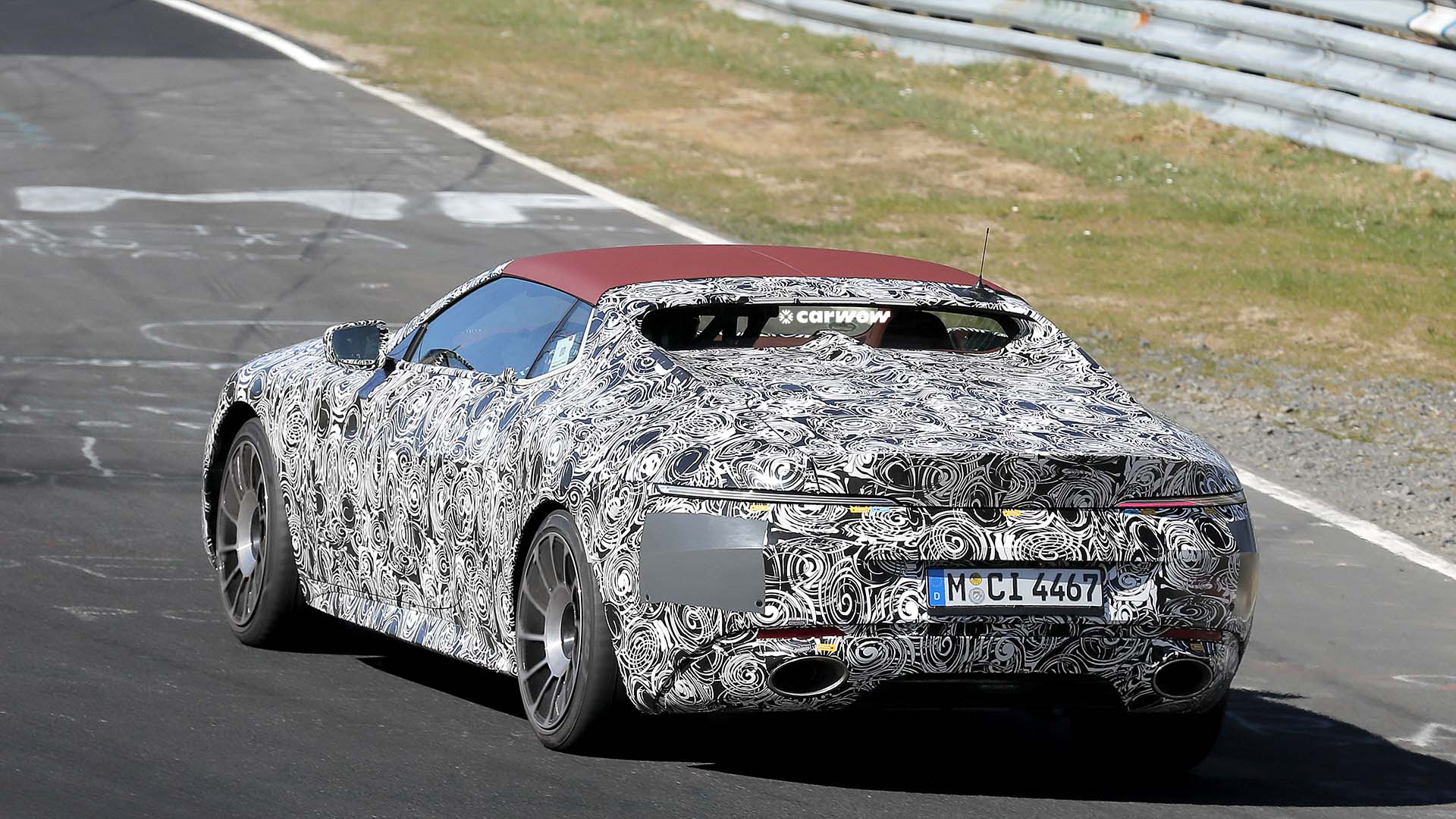 BMW Skytop 2026 auf Testfahrt Heckansicht