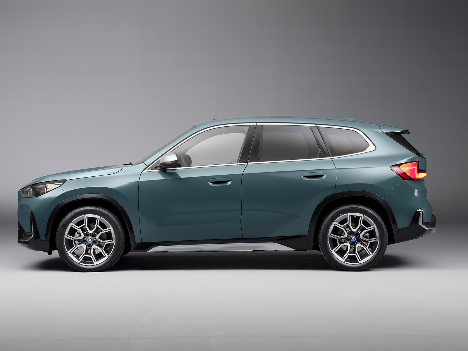 BMW iX1 Seitenansicht
