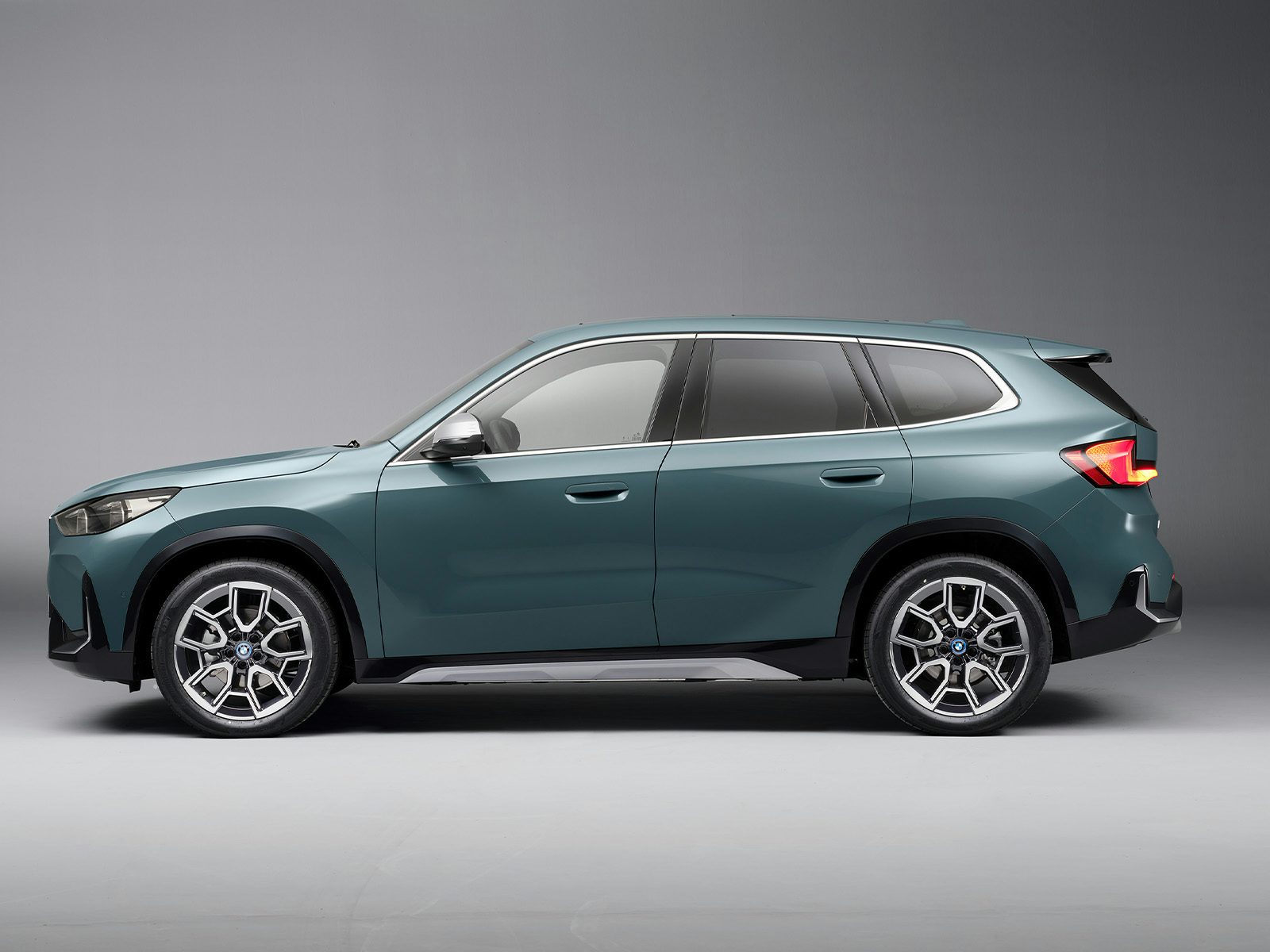 BMW iX1 Seitenansicht