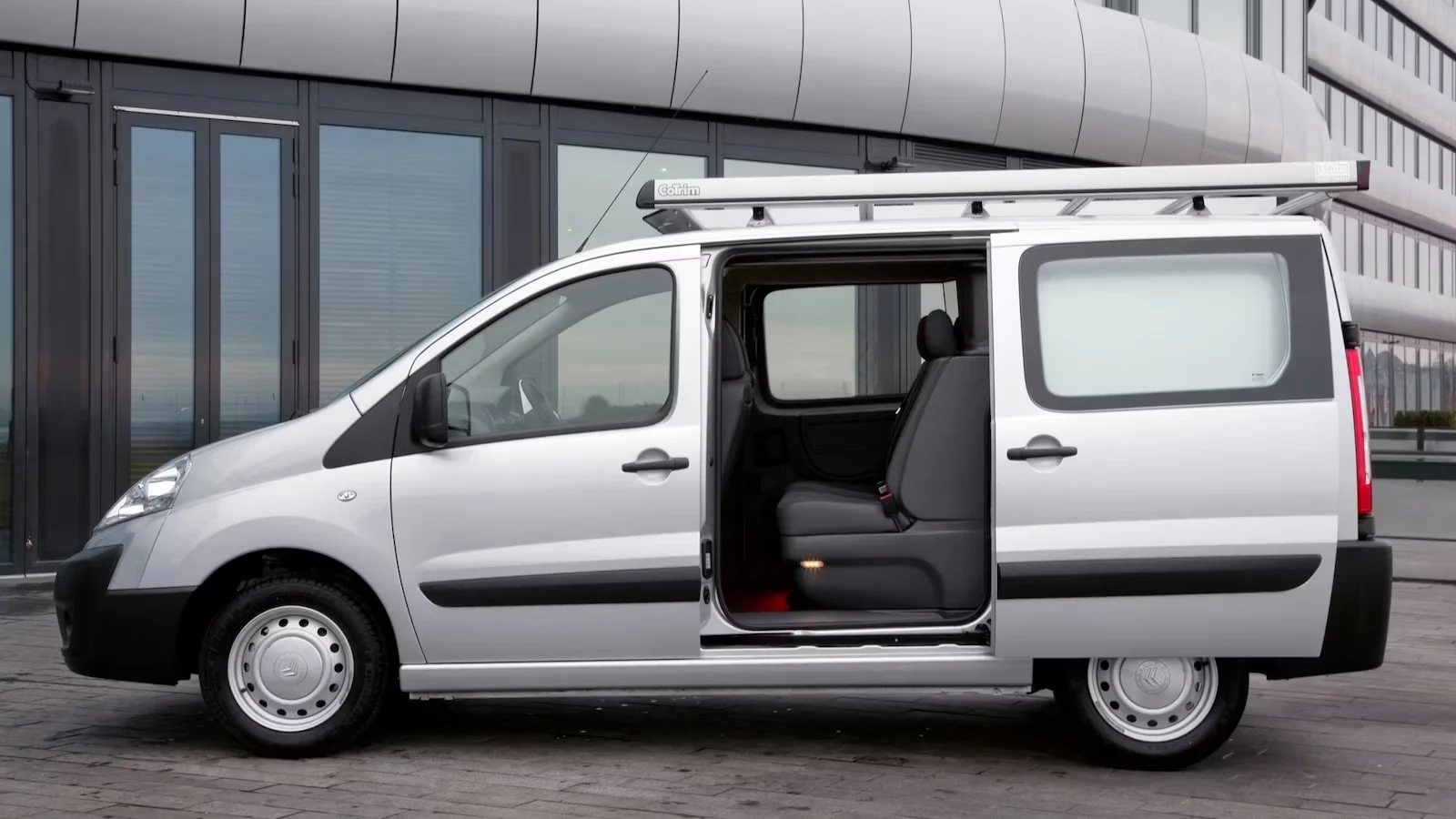 Citroen_Ready_to_Run_Dispatch_Crew_Van_6-seat_conversion