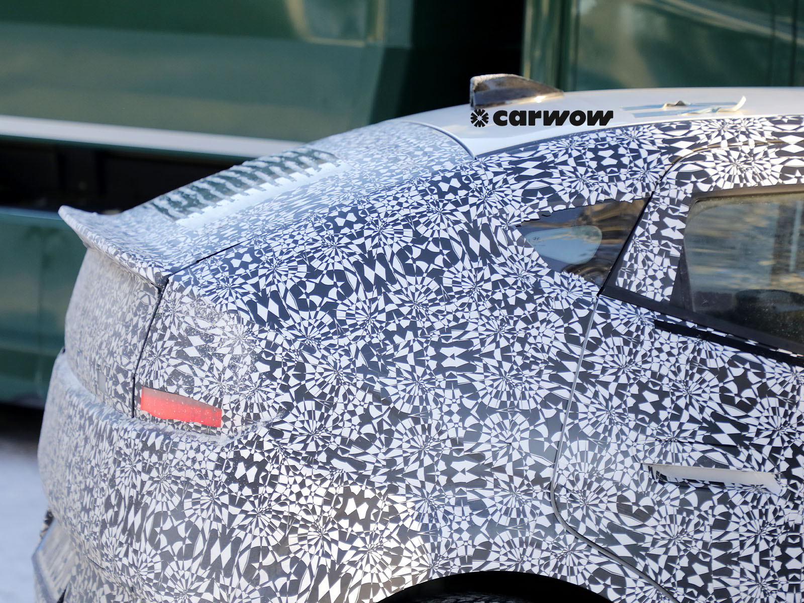 Hyundai Ioniq 3 auf Testfahrt Heck Detail