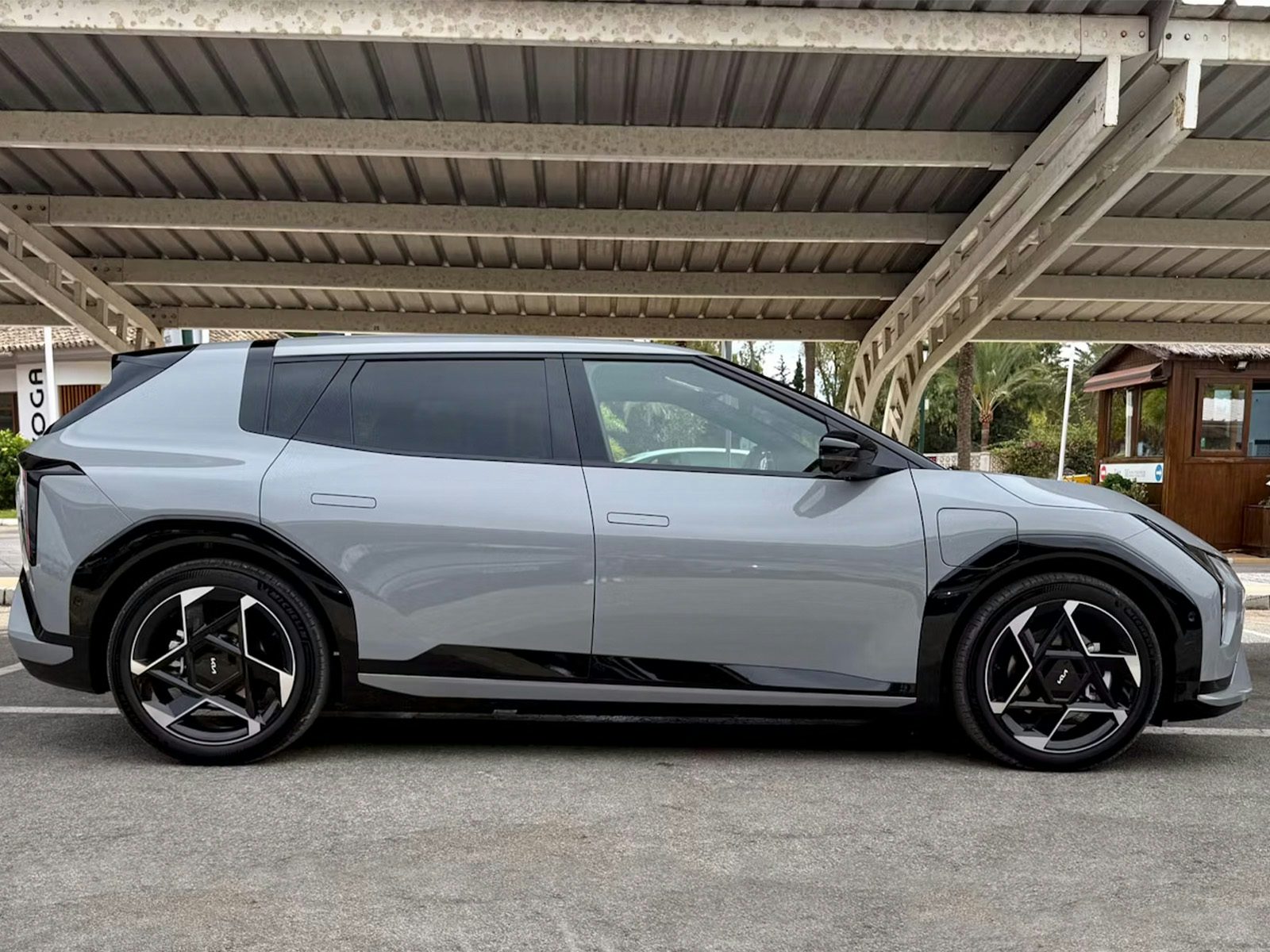 Kia EV4 Erster Eindruck Seitenansicht