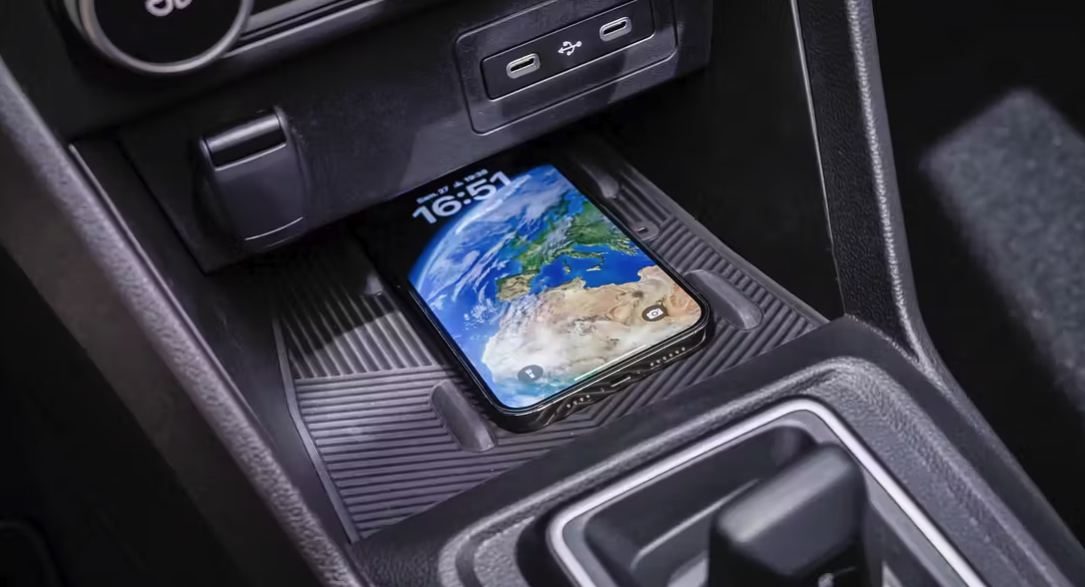 Induktive Ladefläche Sandero Facelift