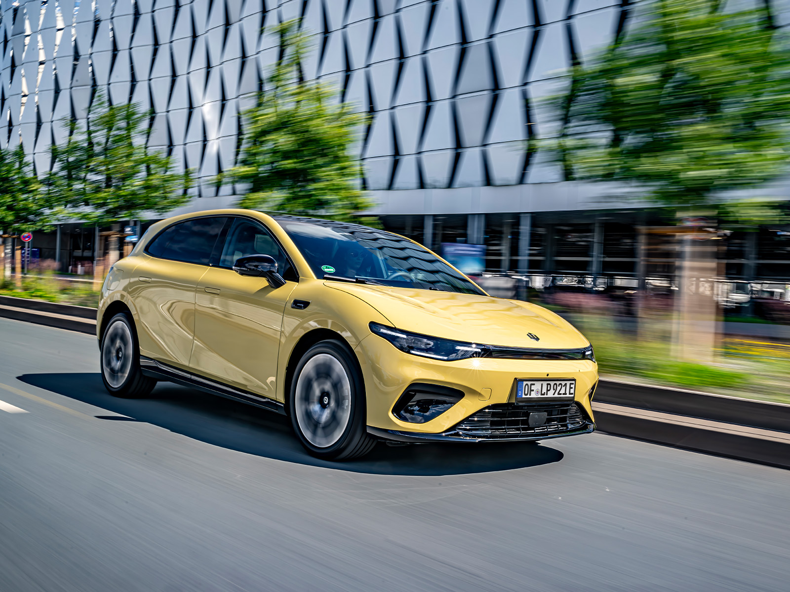 Leapmotor B05 Gelb Frontansicht