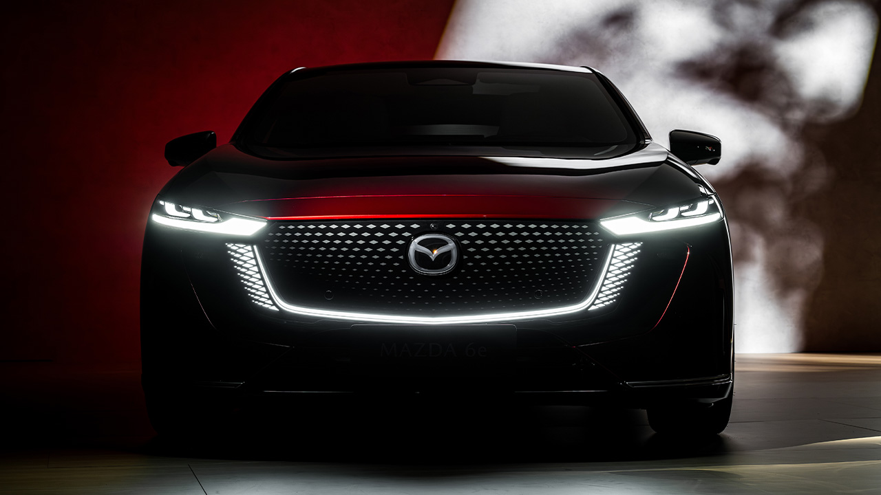Mazda6e Front illuminiert