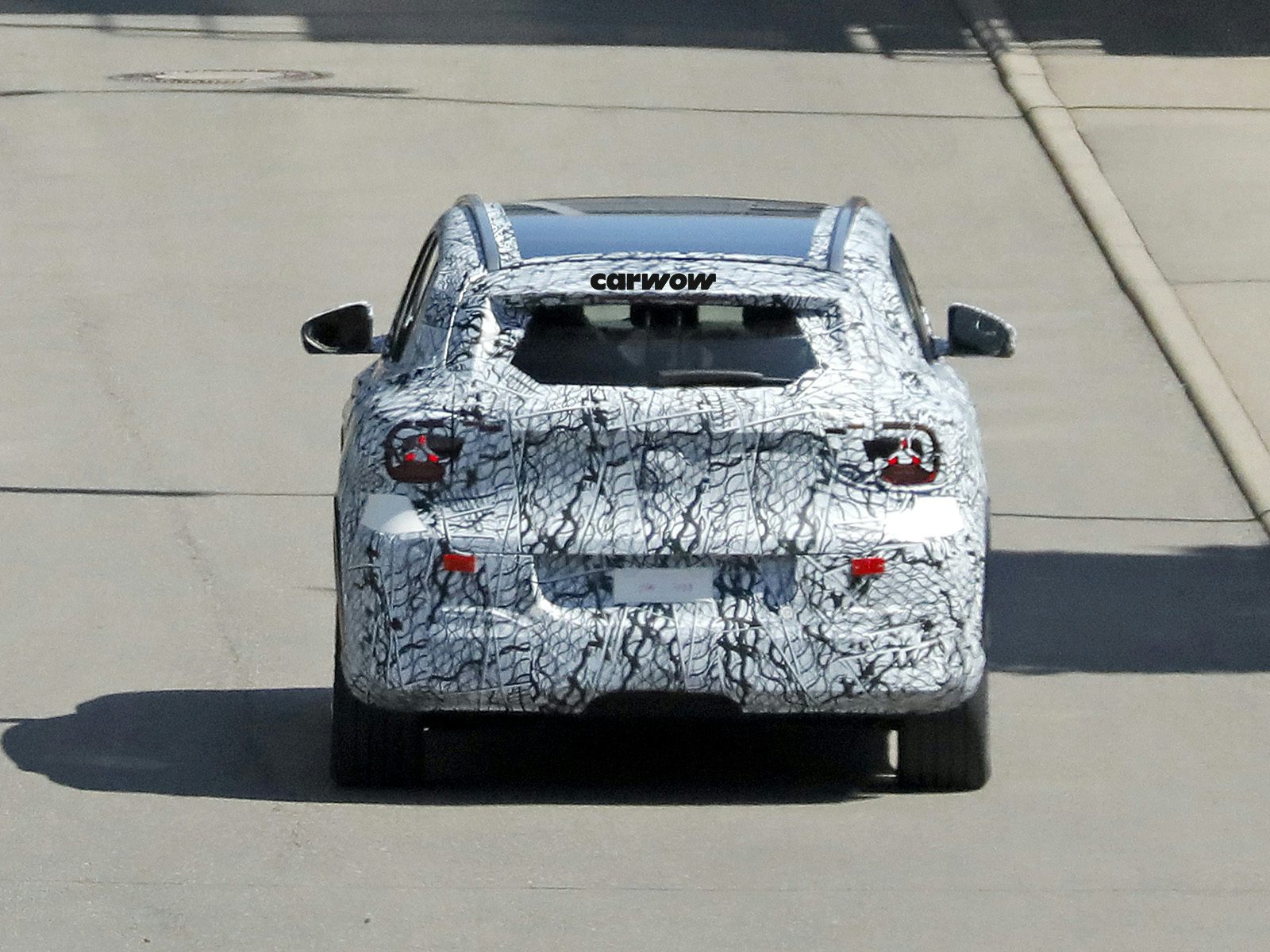 Mercedes GLA 2027 auf Testfahrt Heckansicht 2