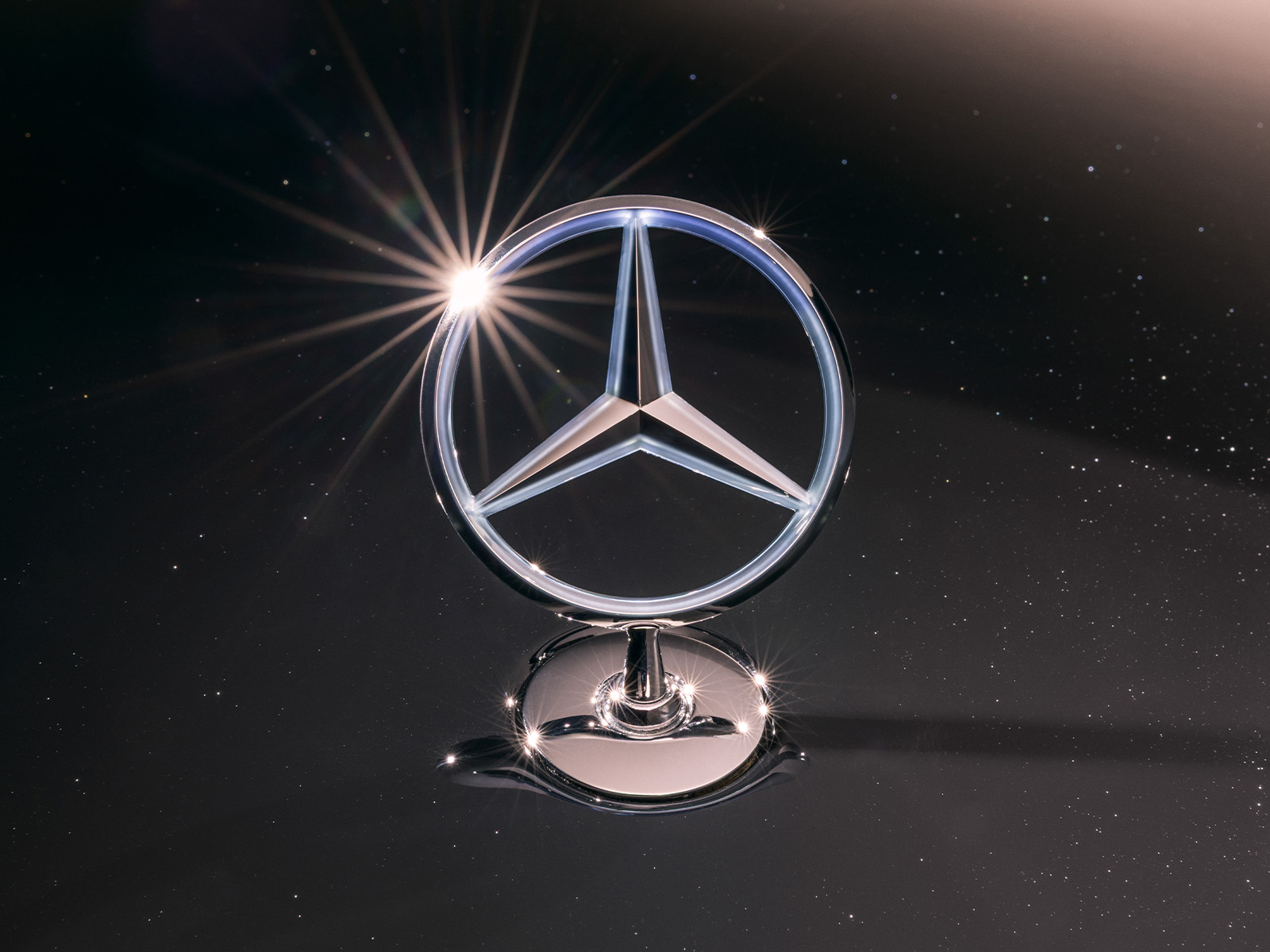 Mercedes S-Klasse Facelift 2026 beleuchteter Stern auf der Motorhaube