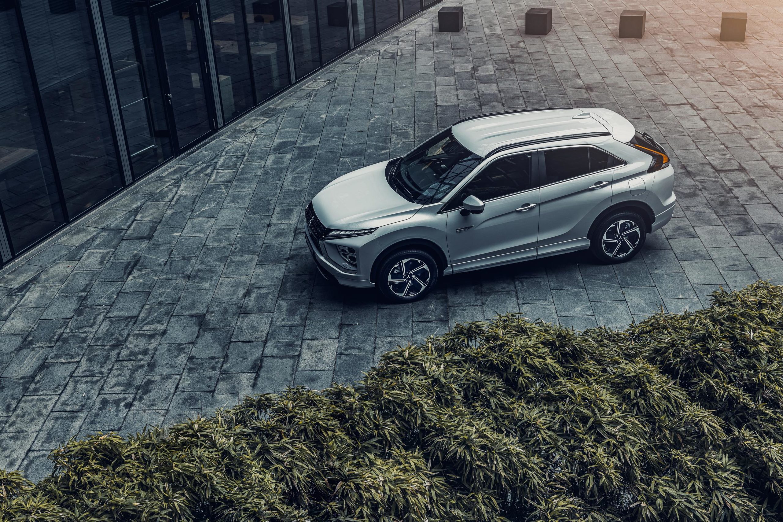 Mitsubishi Eclipse Cross Plugin Hybrid Preis, Motoren, Ausstattungen