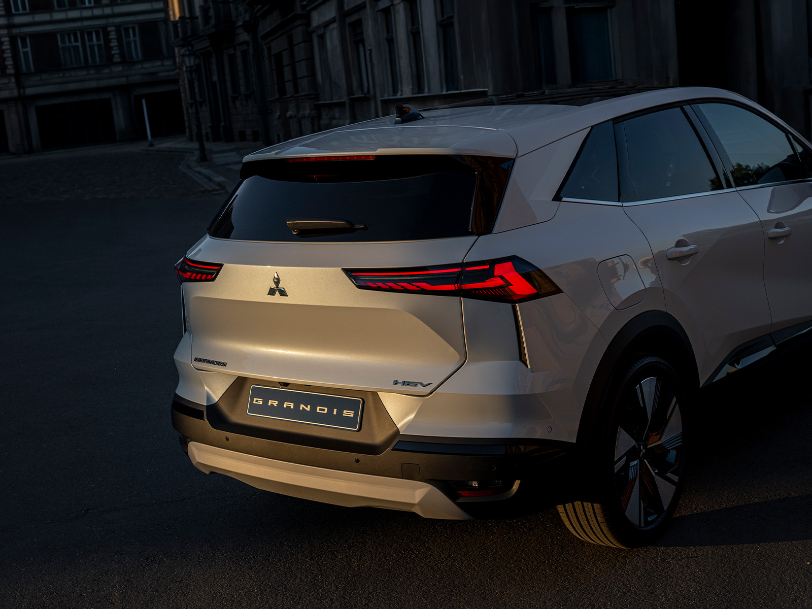 Mitsubishi Grandis Vorstellung Heckdetail