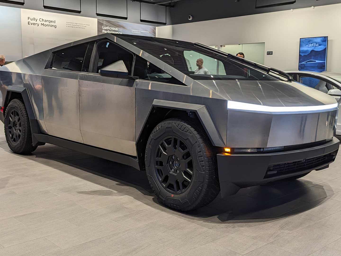 New-Tesla-Cybertruck-front-4