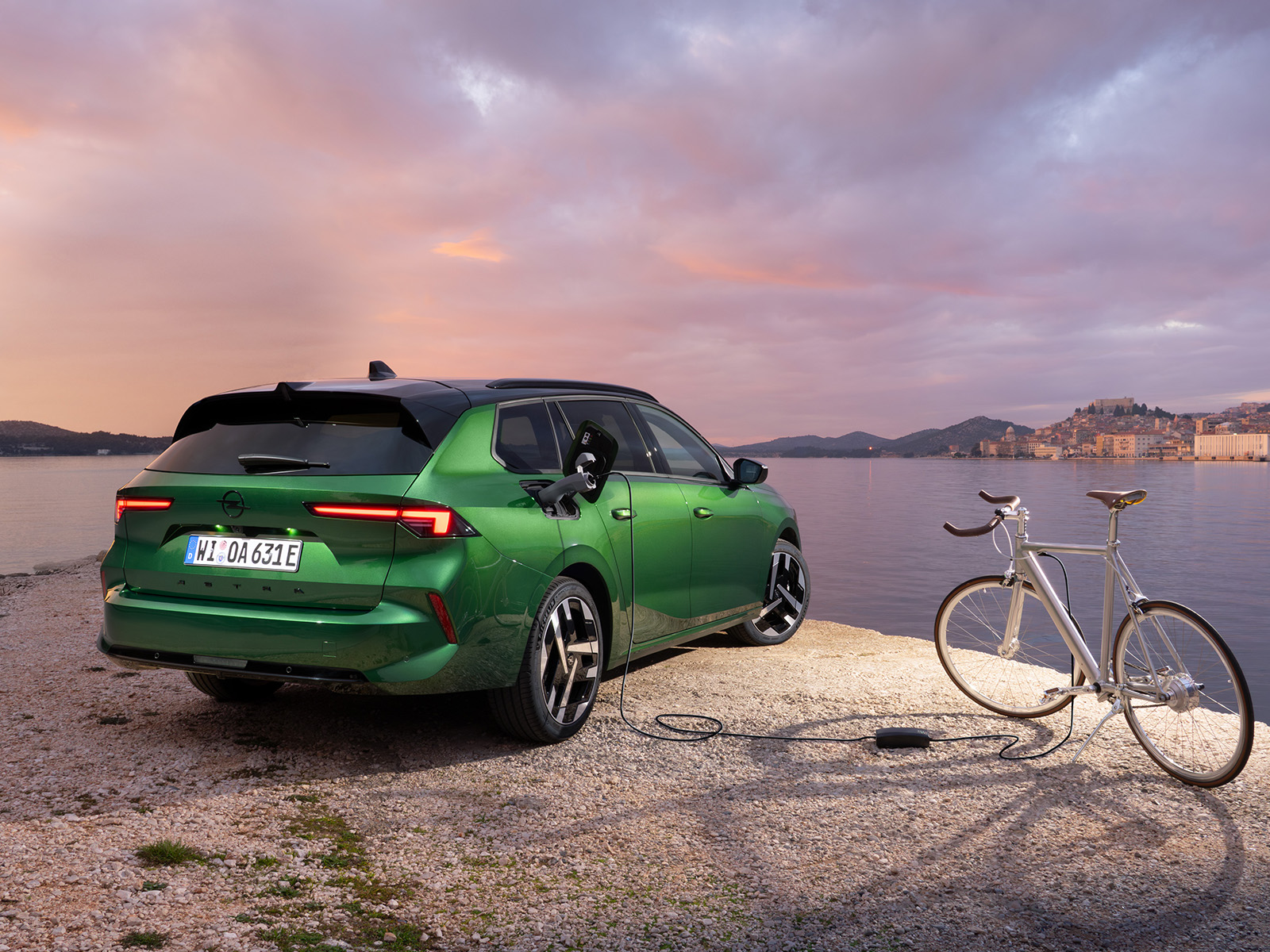 Opel Astra Electric Sports Vehicle to Load