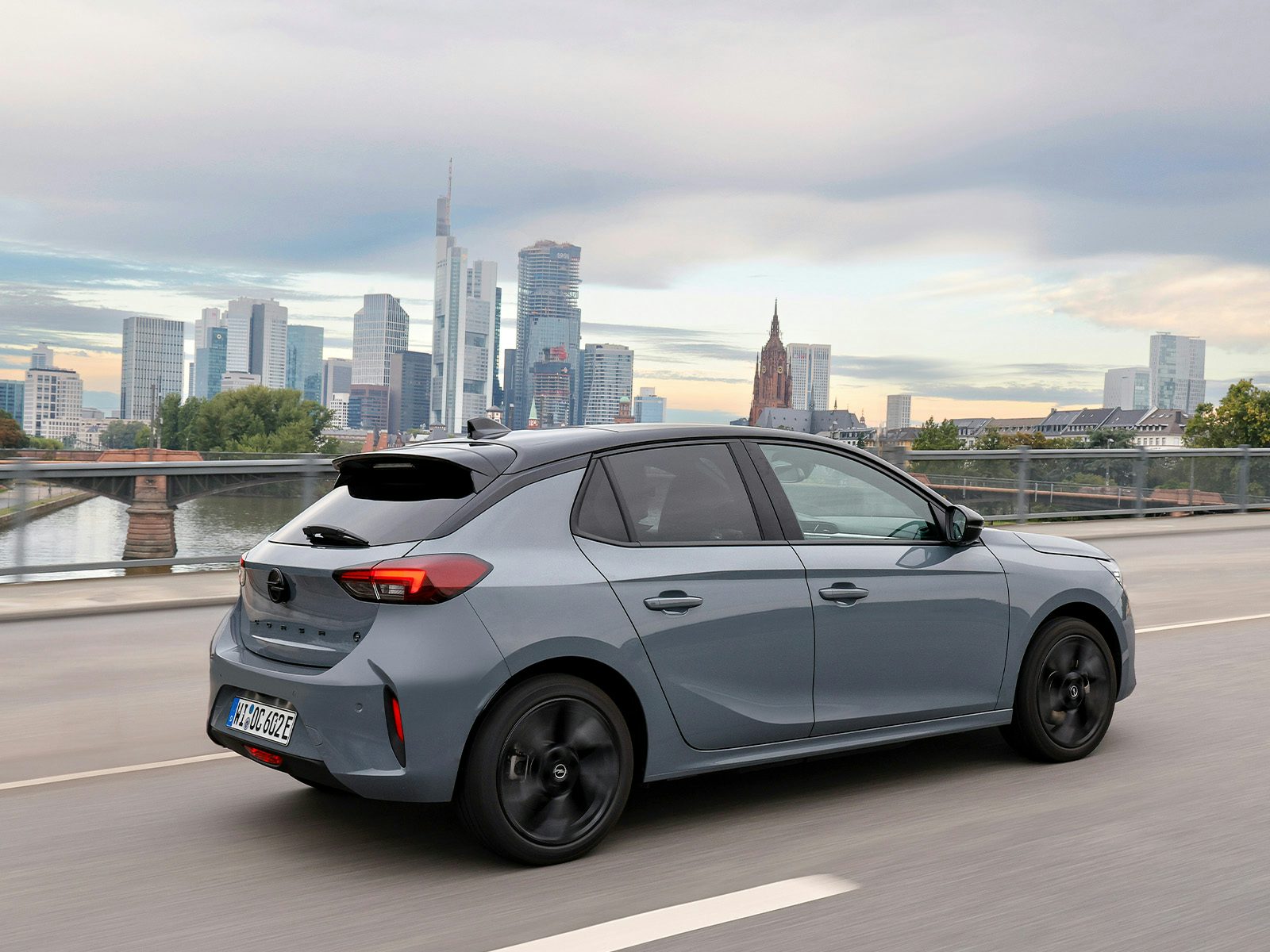 Opel-Corsa-e-seitlich-Heck