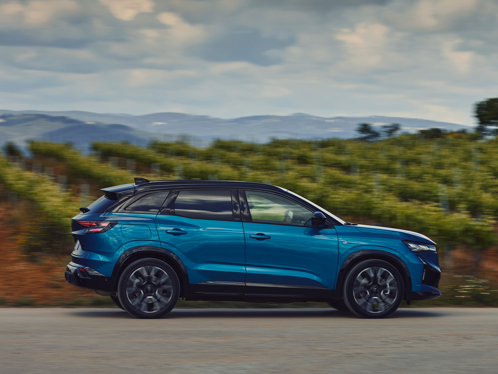 Renault Austral on sale August 2025 side view