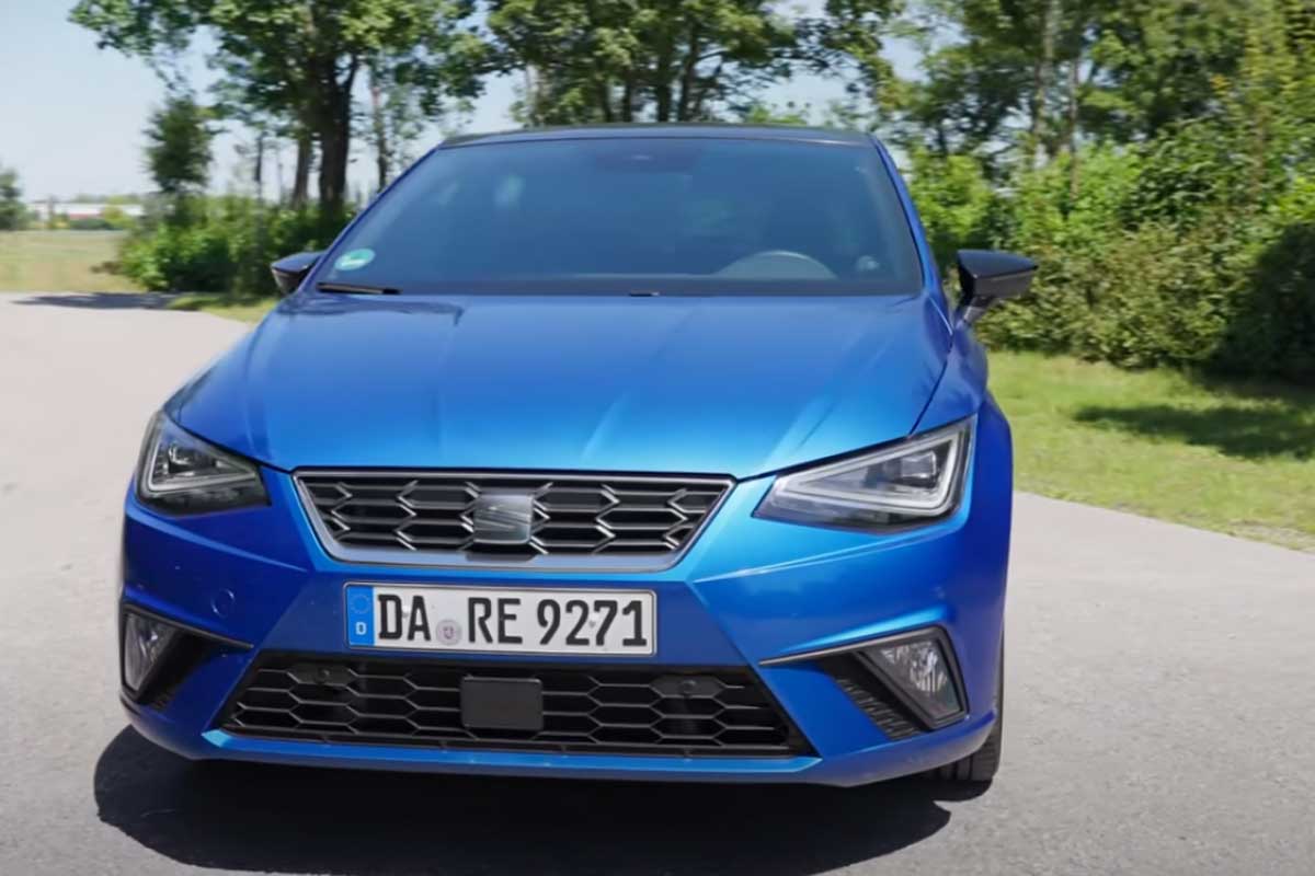 Seat Ibiza blau Frontansicht