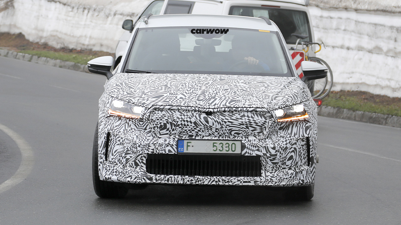 Skoda Enyaq facelift 2025 on test drive