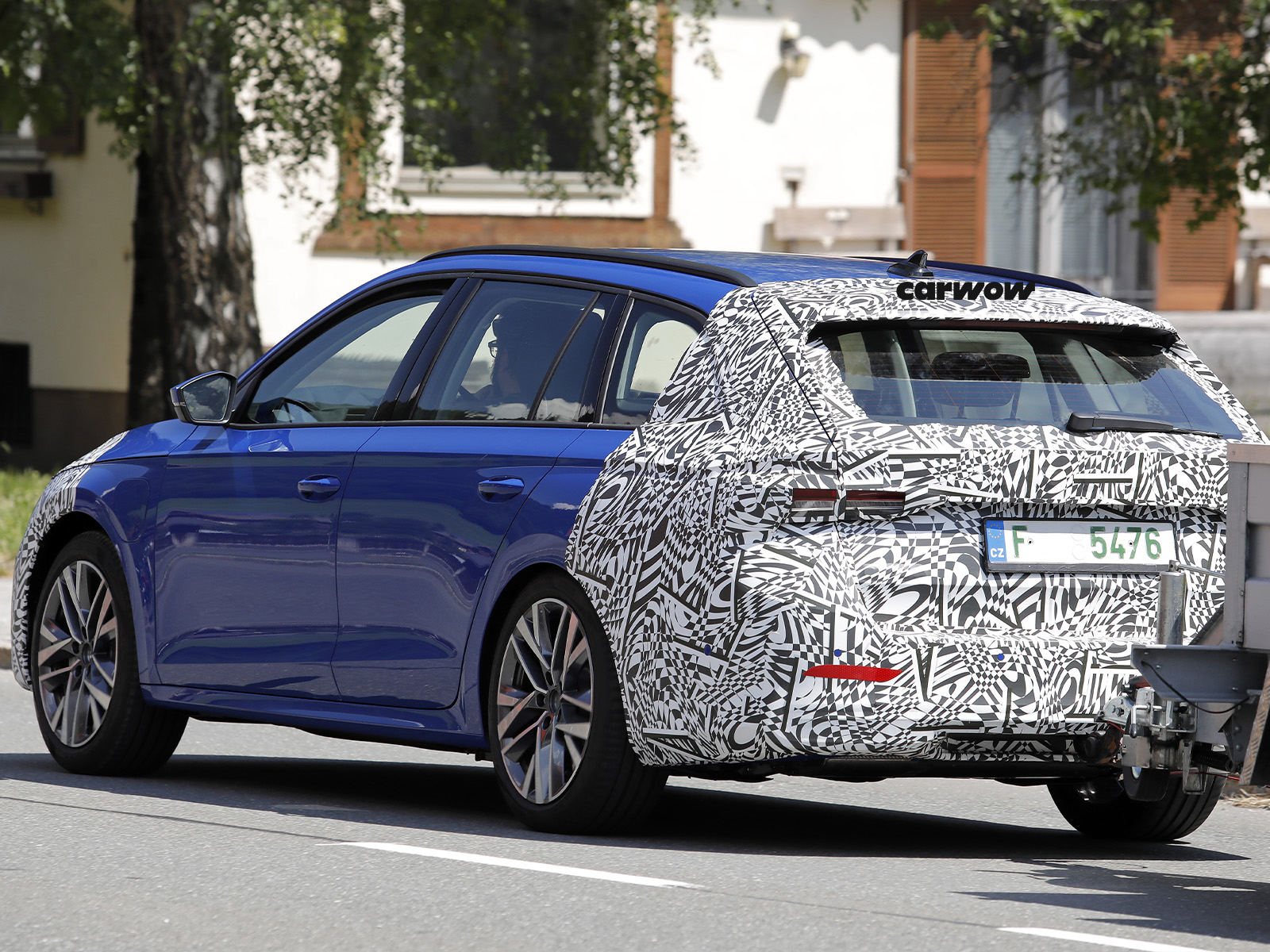 Skoda Octavia Zweites Facelift auf Testfahrt 2026 Heckansicht 2