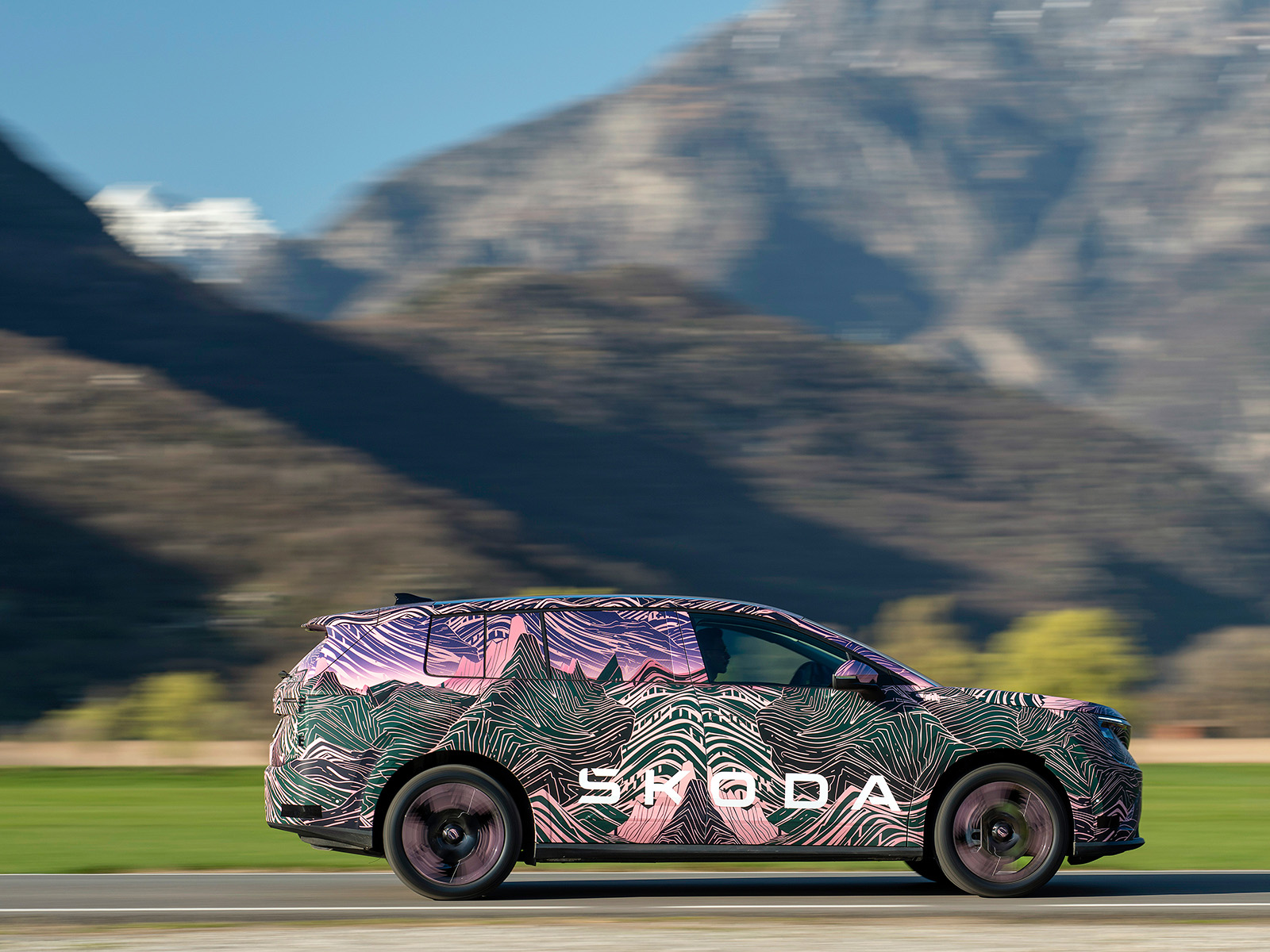 Skoda Peaq getarnt Seitenansicht 2