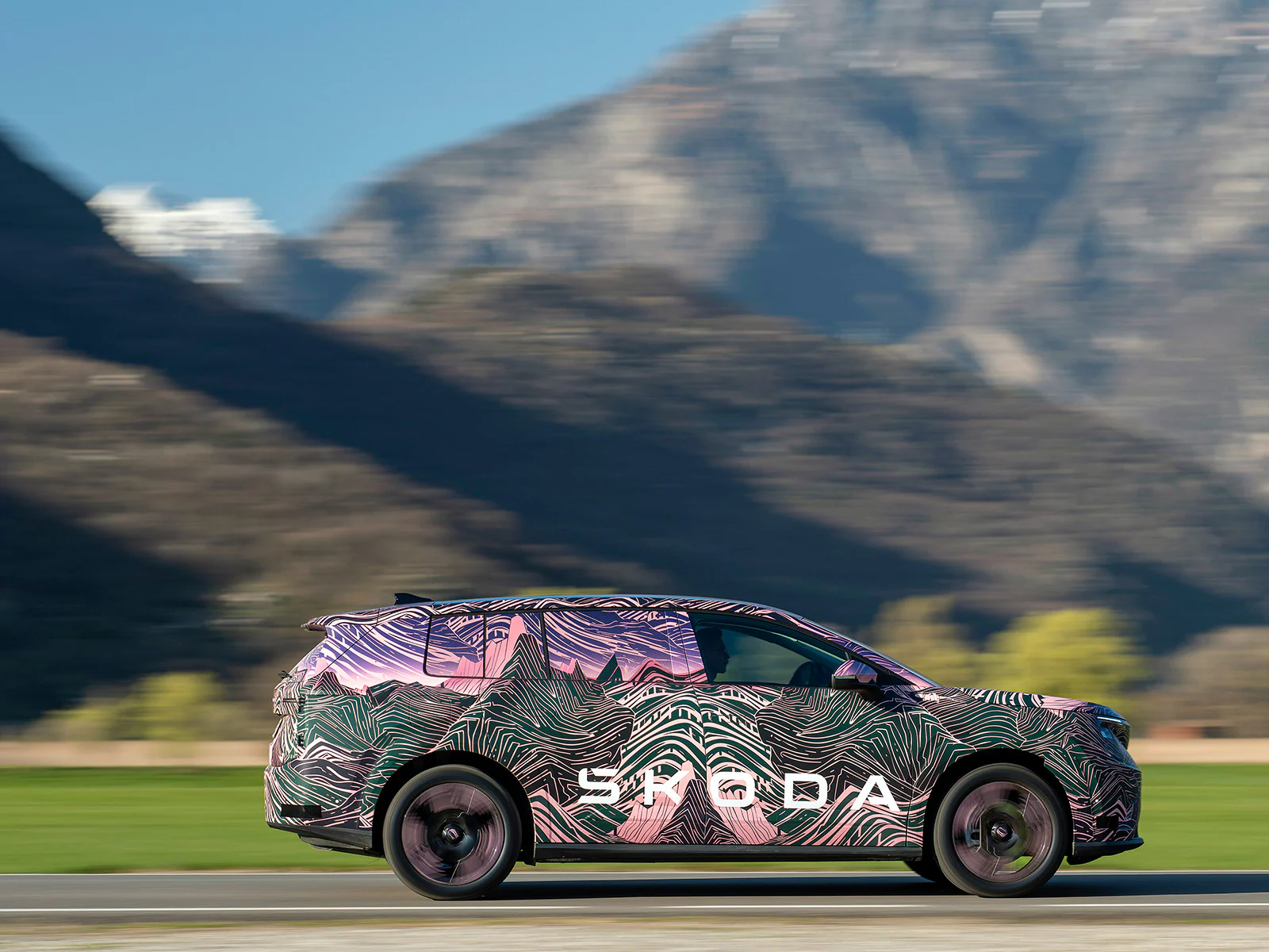 Skoda Peaq getarnt Seitenansicht 2