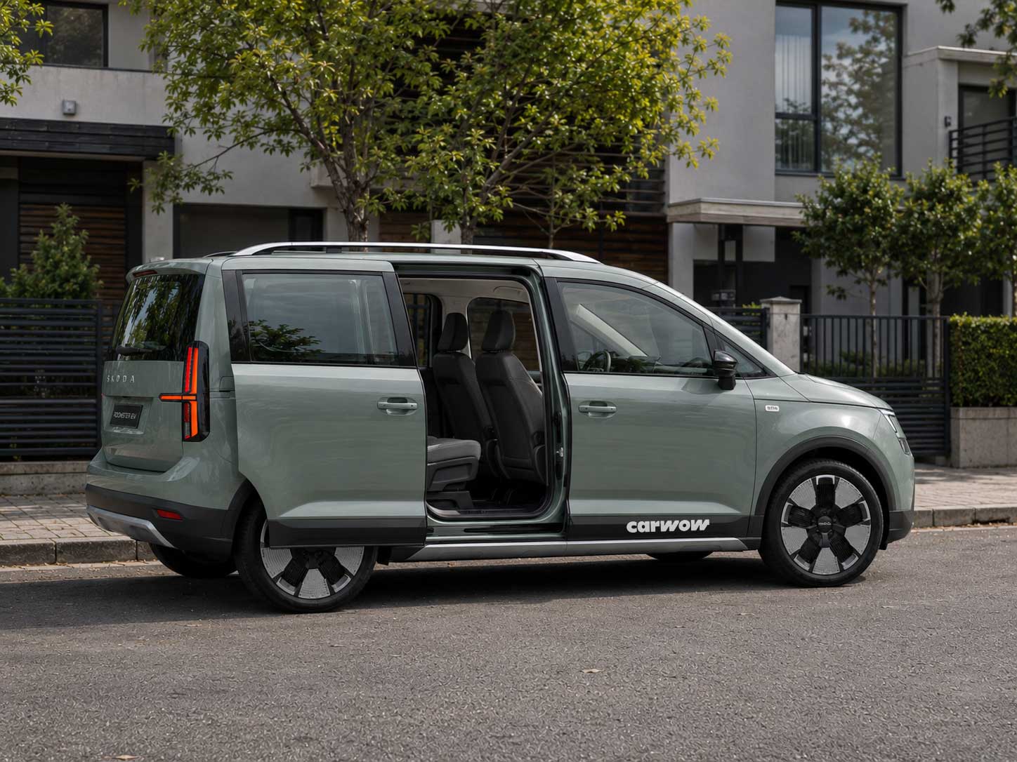 Skoda-Roomster-EV-Render-Seite