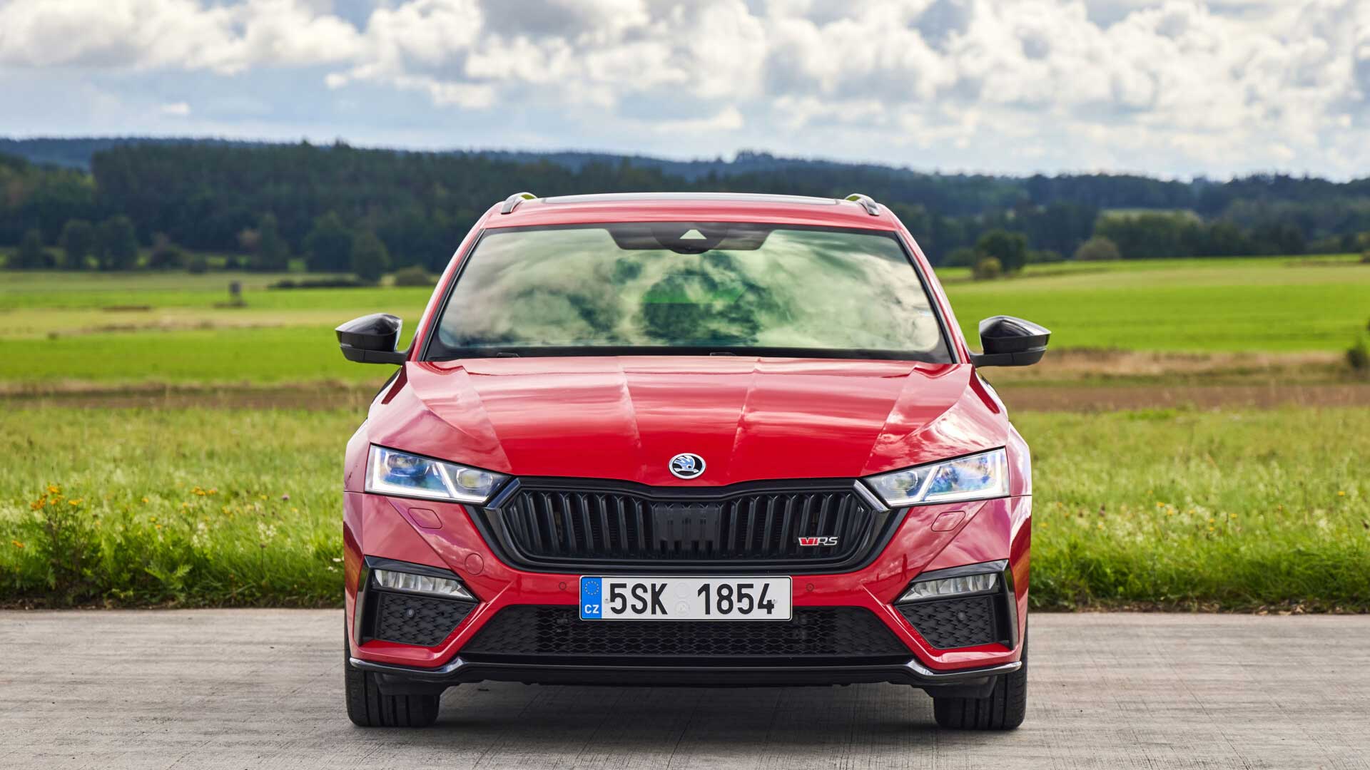 Skoda_Octavia_Combi_RS_Front