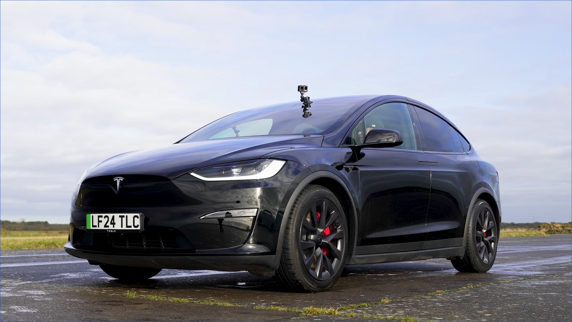 Tesla-Model-X-Plaid-front