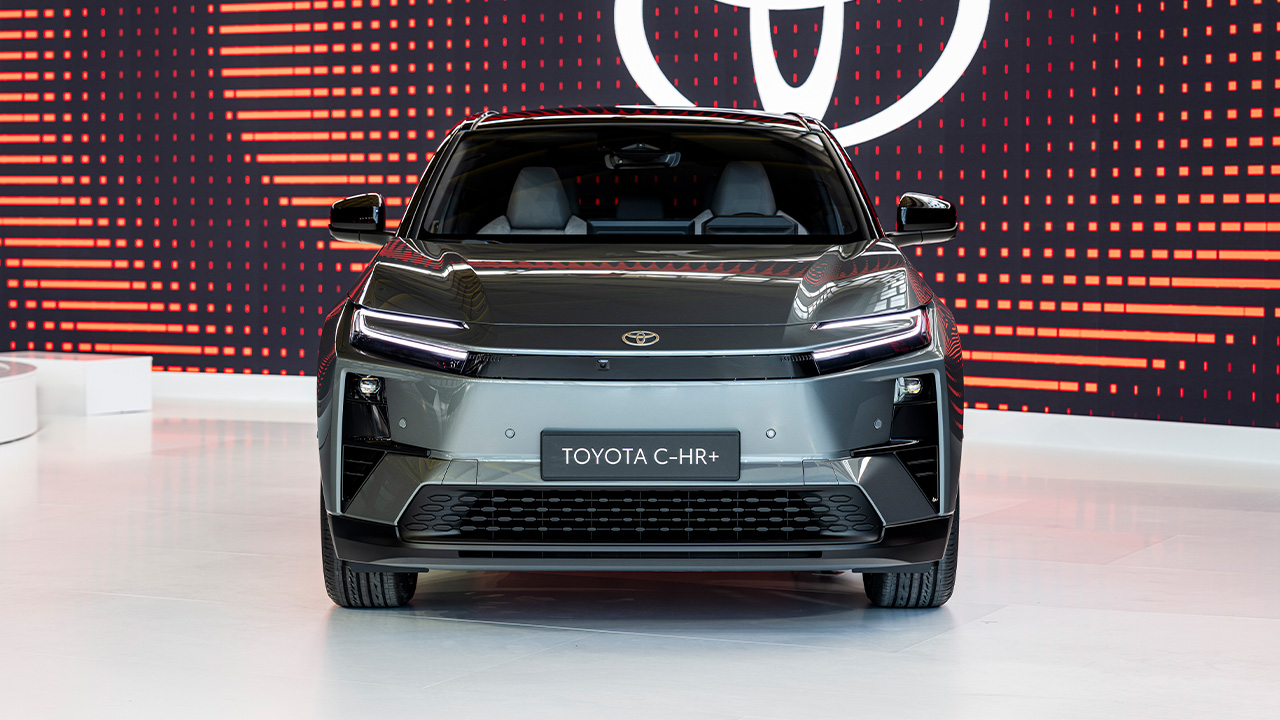 Toyota C-HR+ Front