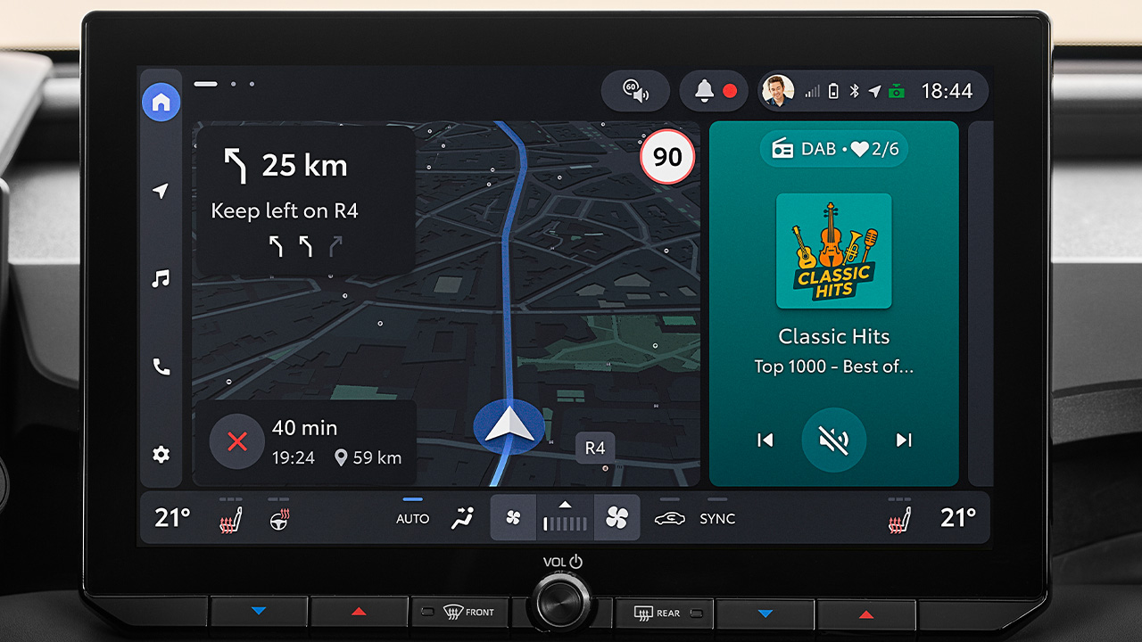 Toyota RAV4 unveiled 21 May infotainment