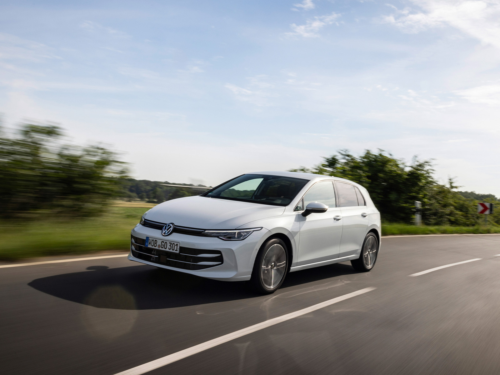 VW Golf weiss dynamisch