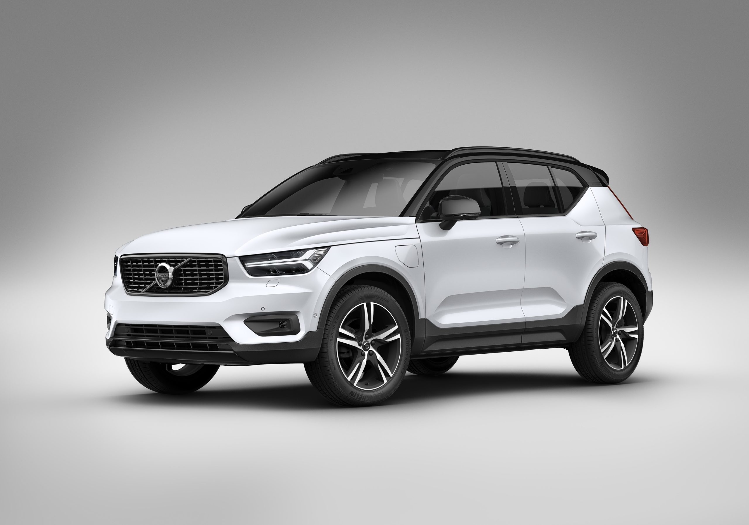 Volvo XC40 Recharge Plugin Hybrid Preis, Motoren, Ausstattungen und