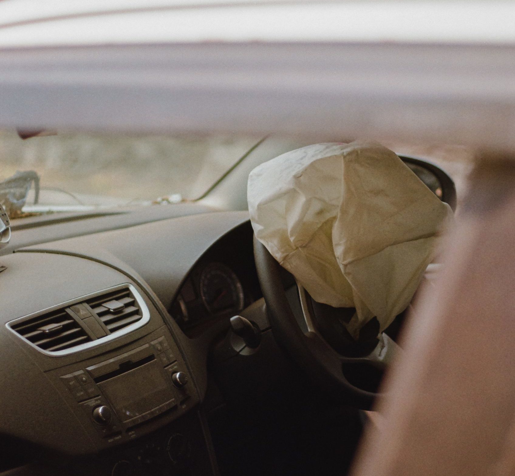 Wie funktioniert ein Airbag? carwow.de carwow.de